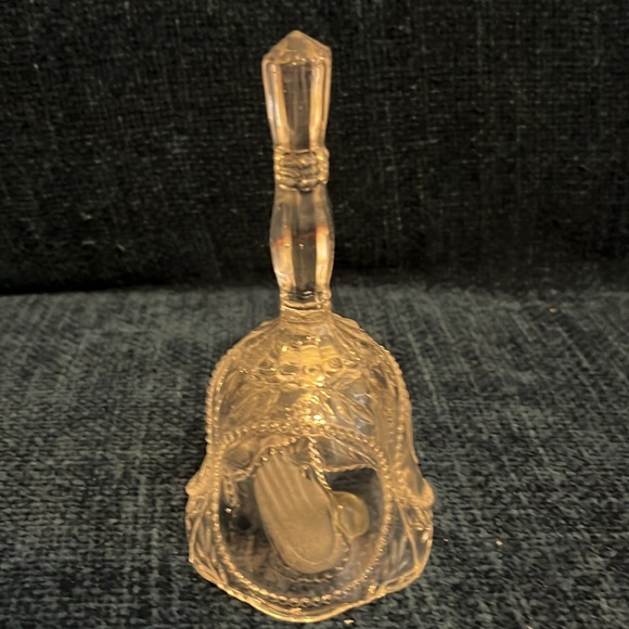 Praying Hands//Psalm 23 Glass Bell - Picture 2 of 9